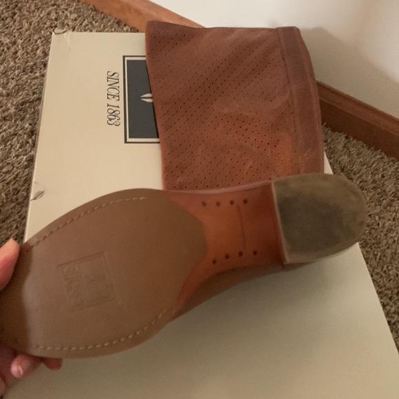 Frye Lucinda perforated slouch tall boot tan 7.5M - Picture 6 of 6